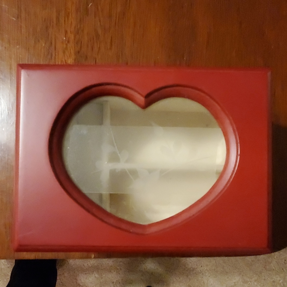 Jewelry box